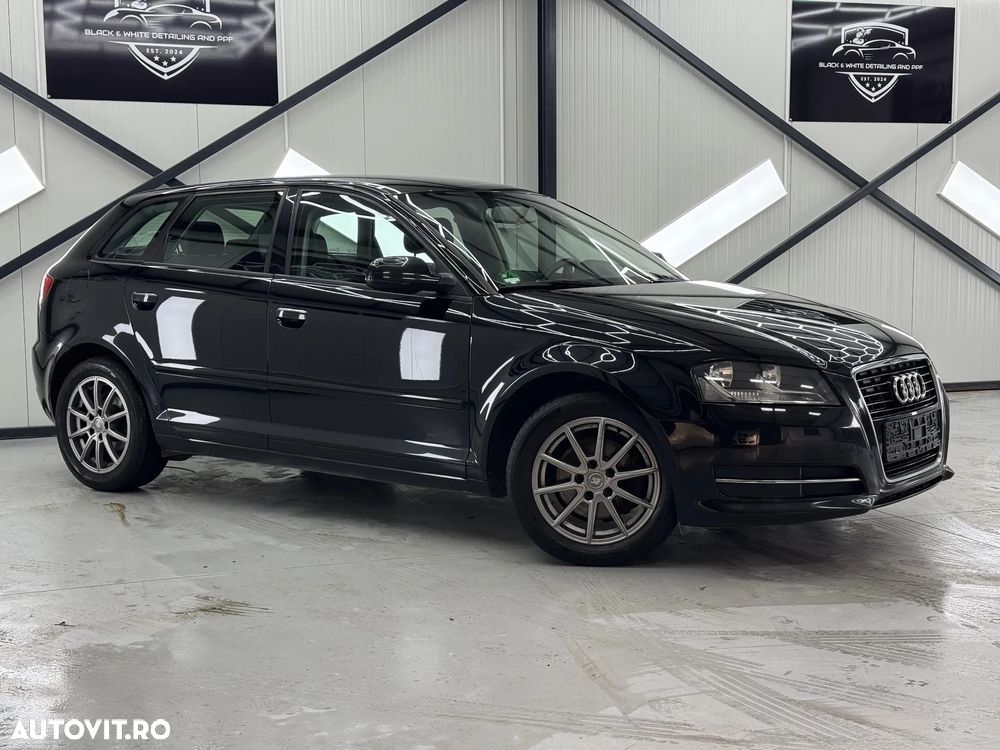 Audi A3 Sportback - 1