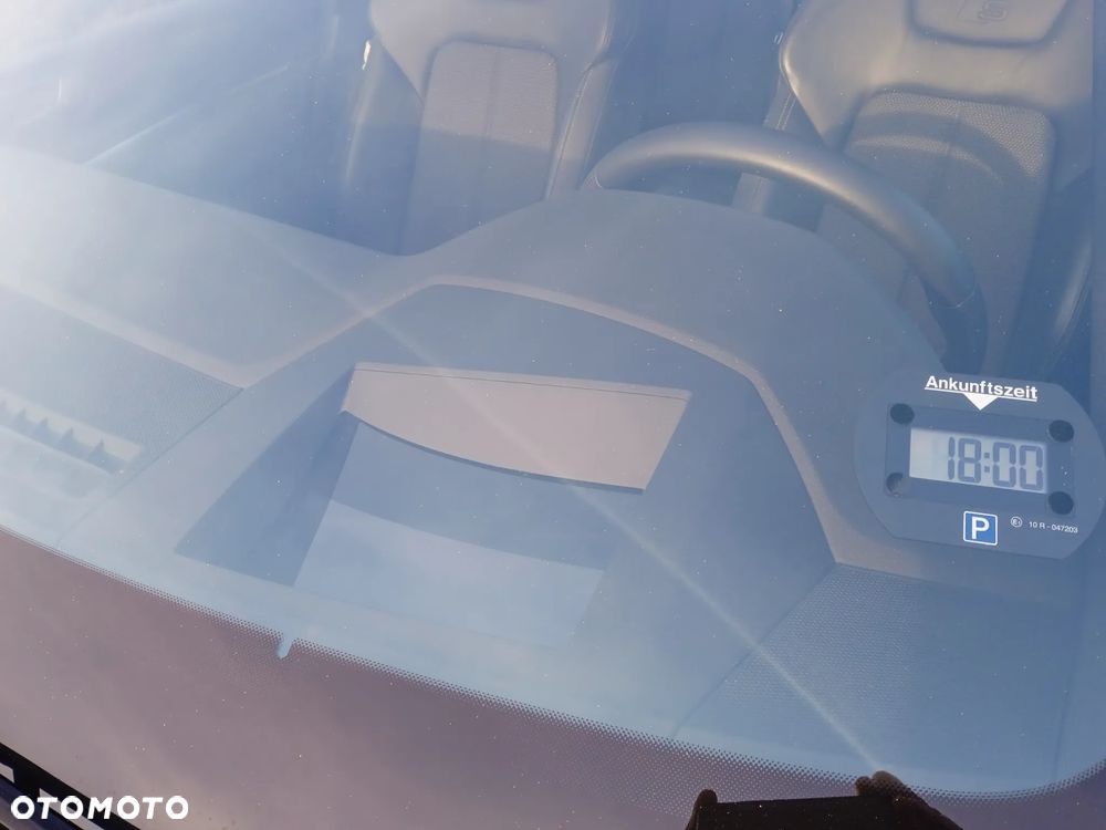 Audi A6 Avant 40 TDI quattro S tronic S line - 23