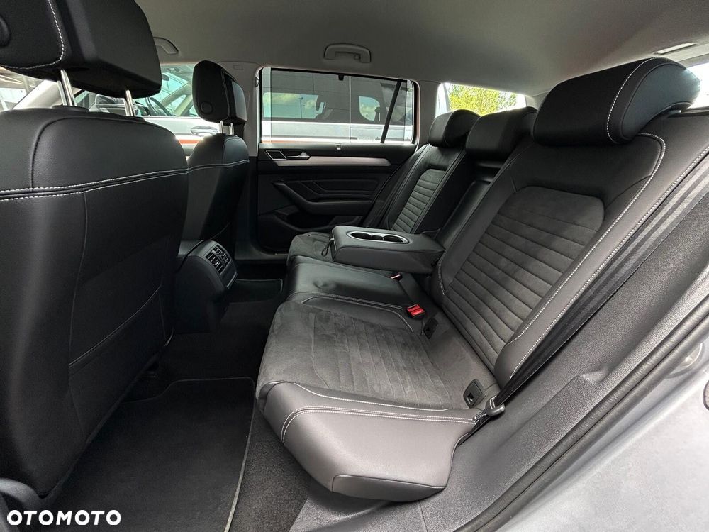 Volkswagen Passat 1.5 TSI EVO Elegance DSG - 20