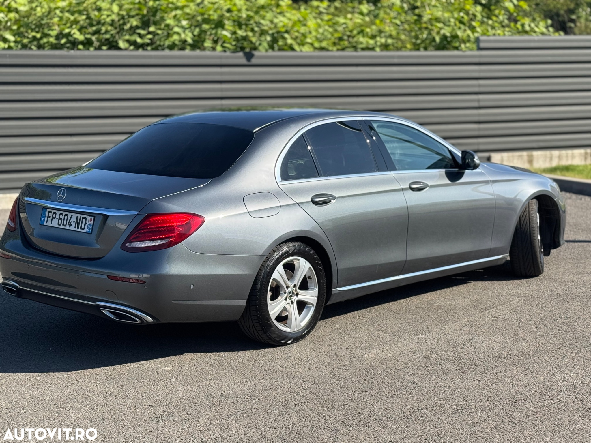 Mercedes-Benz E - 13