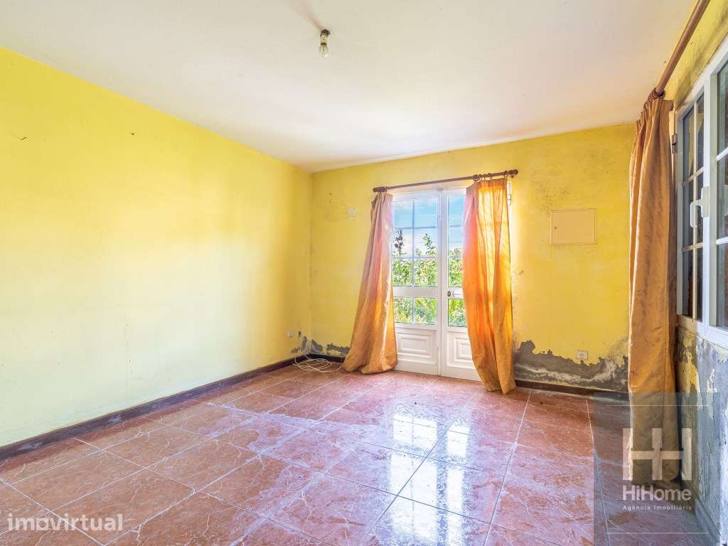 Moradia isolada T2 Usada , para remodelação total , com 2 andares,e... - Grande imagem: 5/26