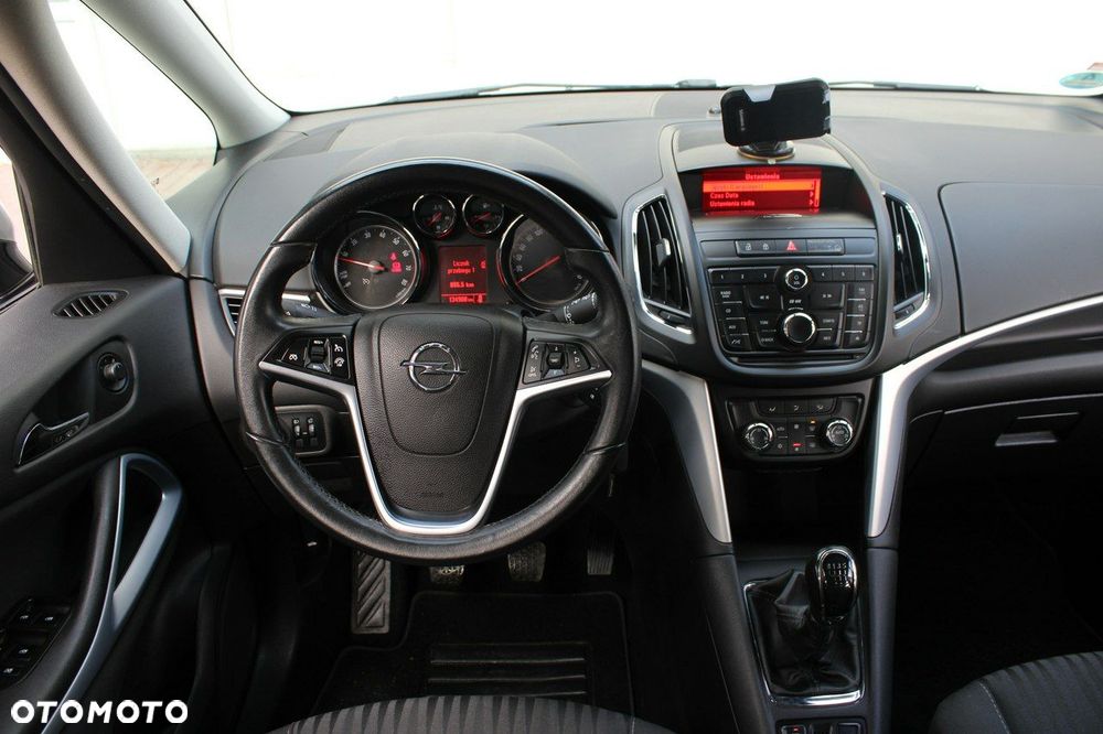 Opel Zafira - 8