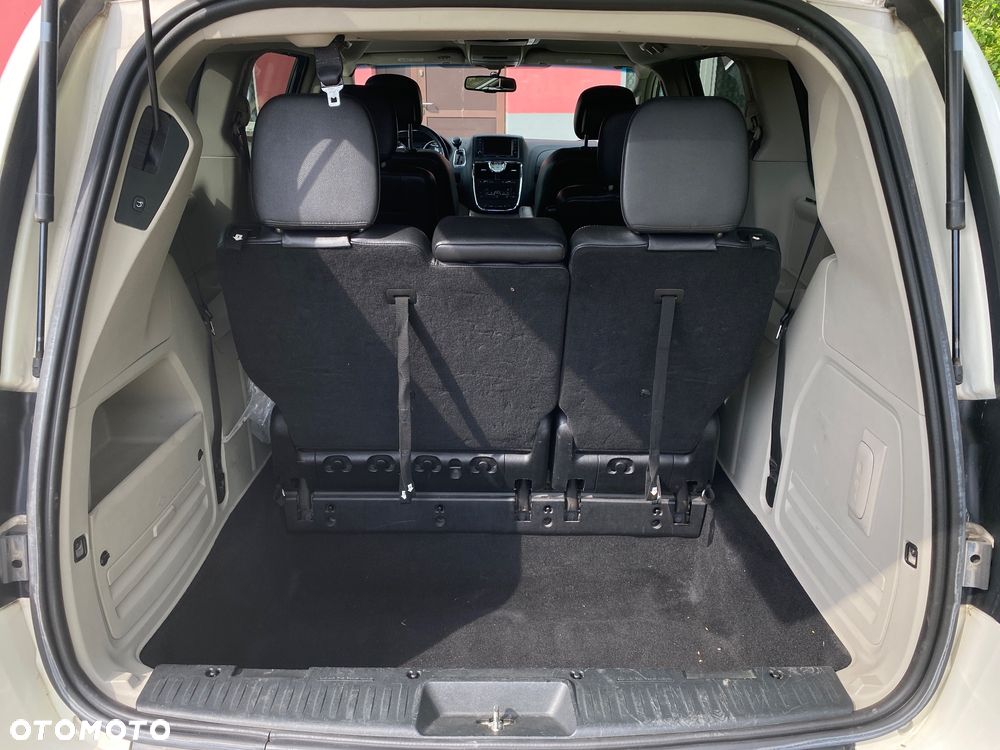 Chrysler Town & Country 3.6 Touring - 11