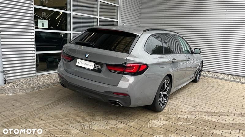BMW Seria 5 540d xDrive mHEV M Sport sport - 3