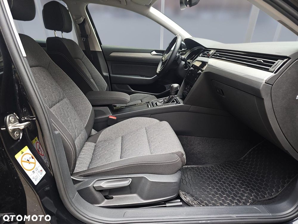 Volkswagen Passat Variant 1.5 TSI EVO Business DSG - 11