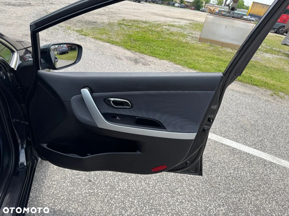 Kia Ceed 1.6 GDI Dream-Team Edition - 24