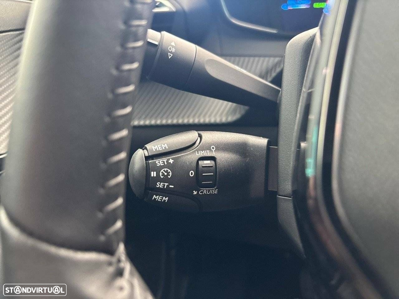 Peugeot e-2008 54 kWh Allure - 22