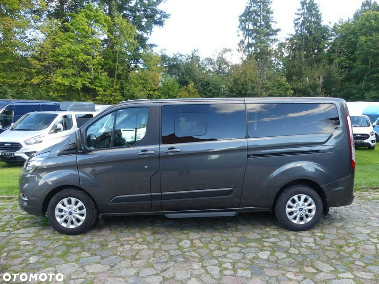Ford Tourneo Custom - 17
