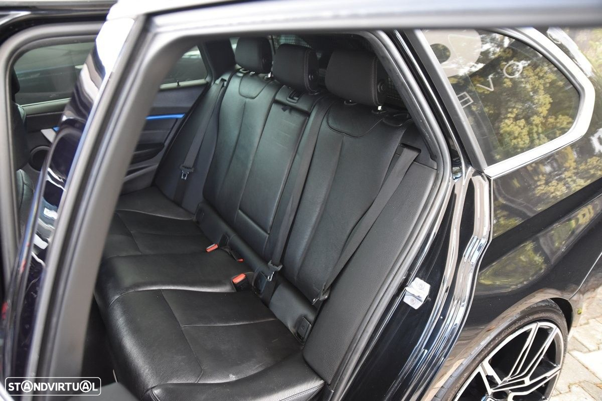 BMW 320 d Touring xDrive Pack M Auto - 19