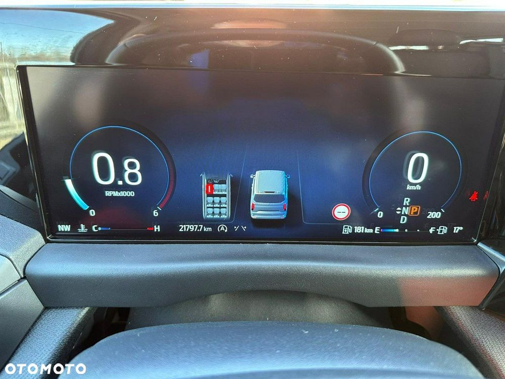 Ford Tourneo Custom - 19