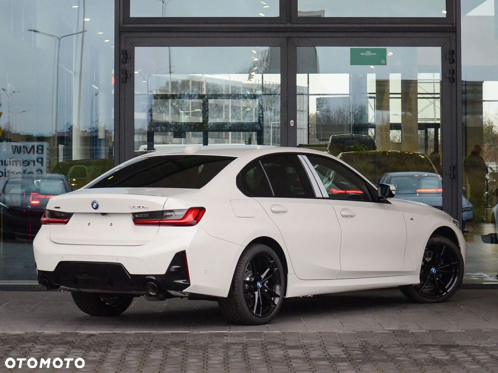 BMW Seria 3 330e PHEV xDrive M Sport sport - 6