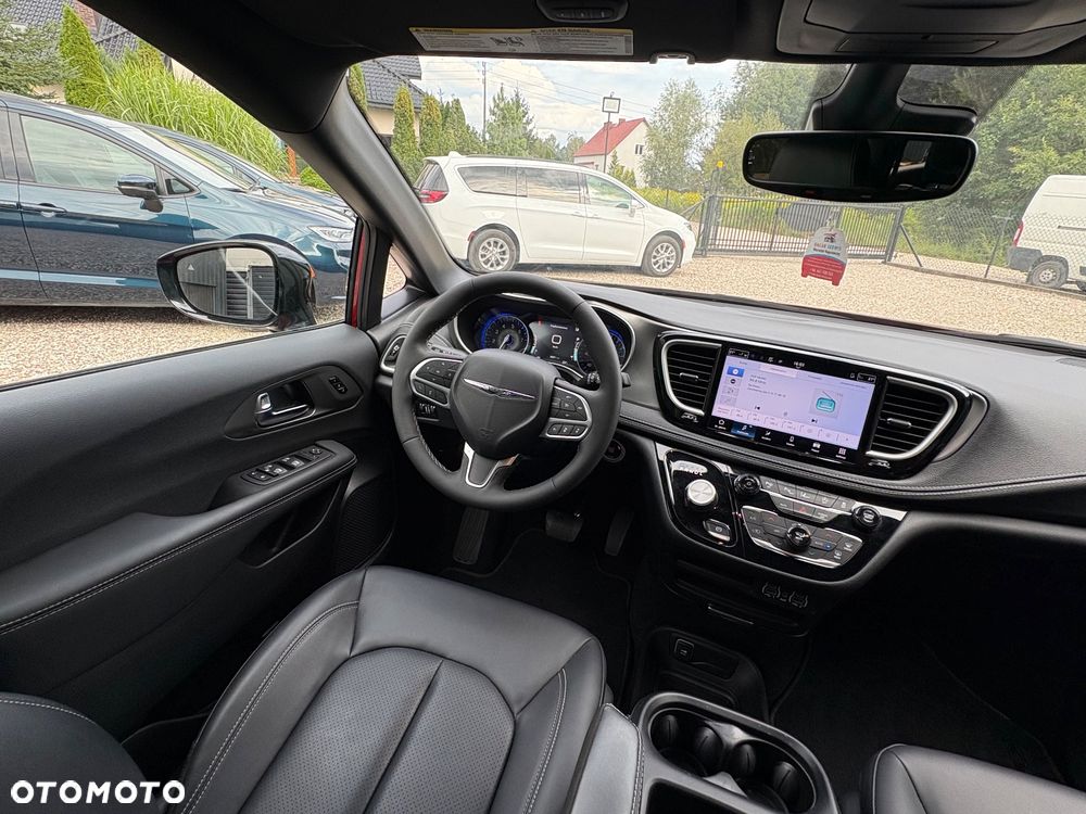 Chrysler Pacifica - 20