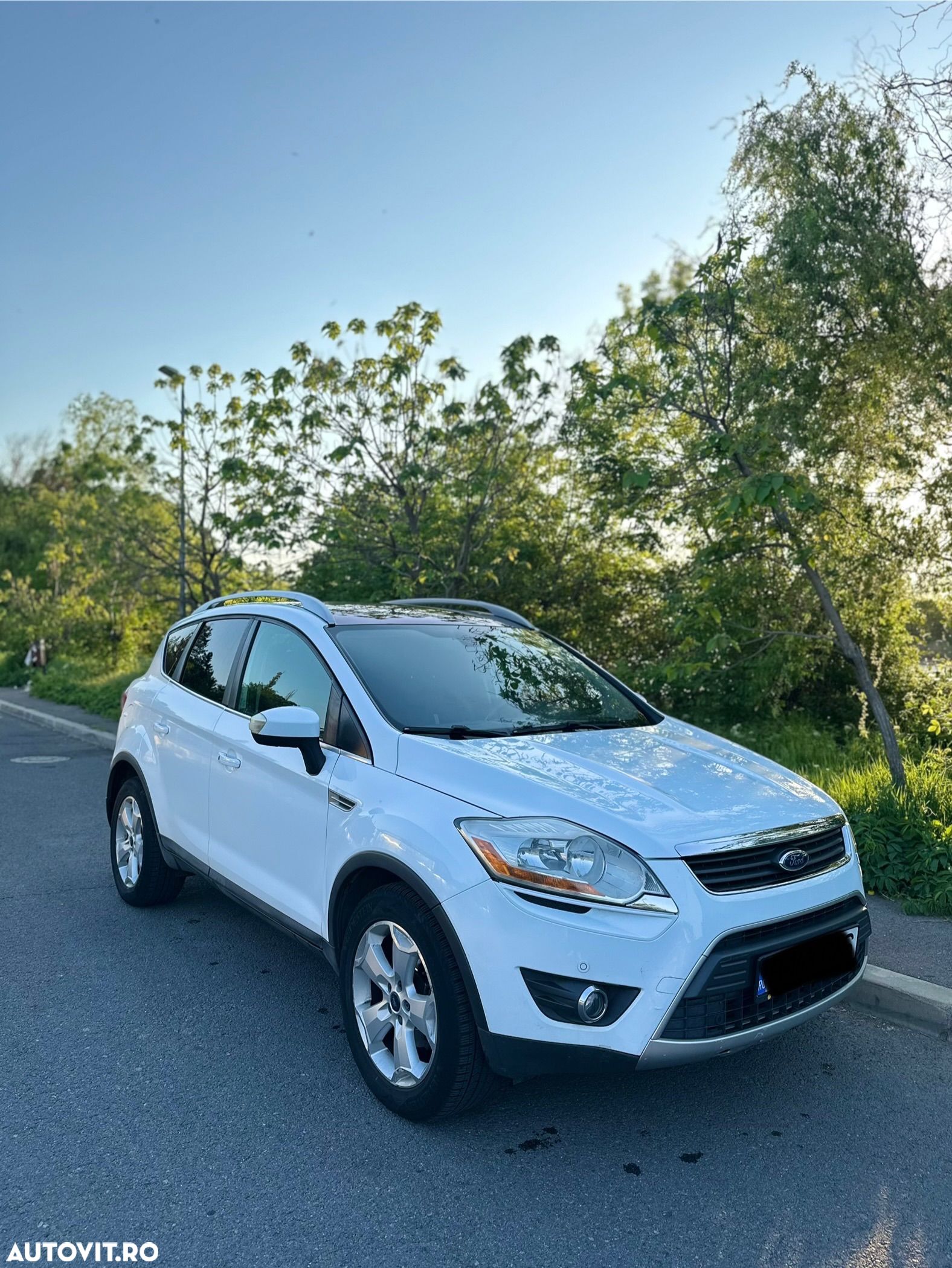 Ford Kuga - 1