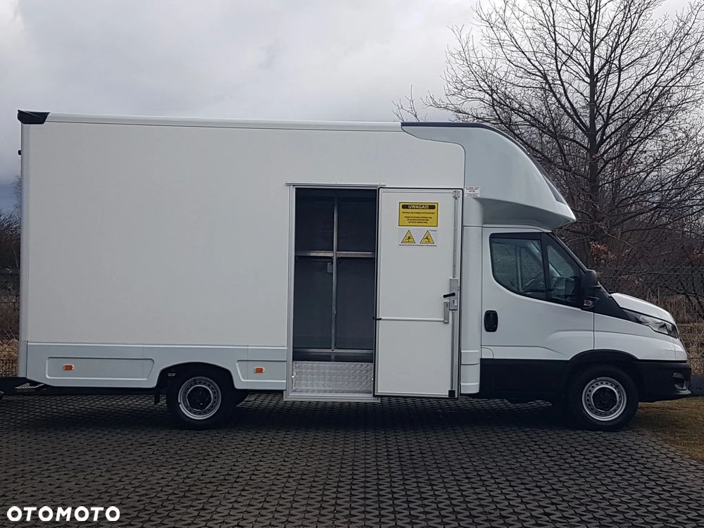 Iveco DAILY KONTENER NISKOPODŁOGOWY 4,43x2,23x2,42 SKLEP FOODTRUCK BAR KLIMA KONIOWÓZ KAMPER - 30