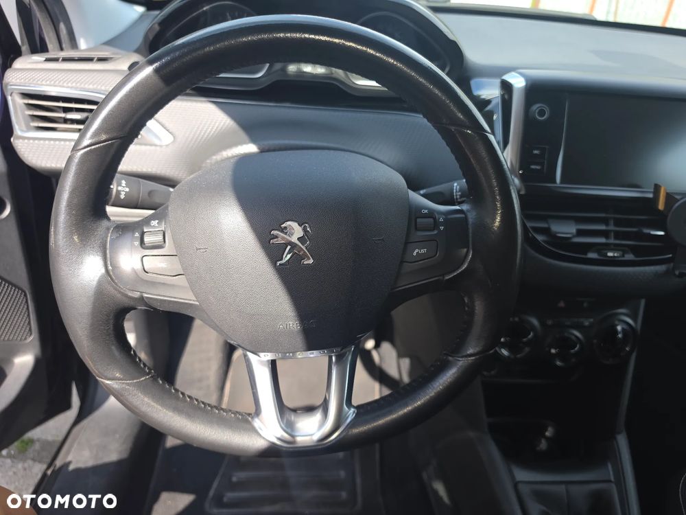 Peugeot 208 82 PureTech Style - 13
