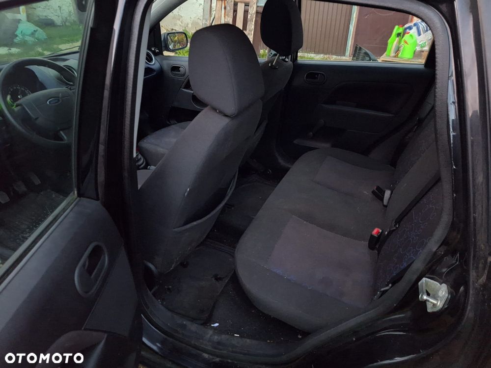 Ford Fiesta 1.4 Ambiente - 11