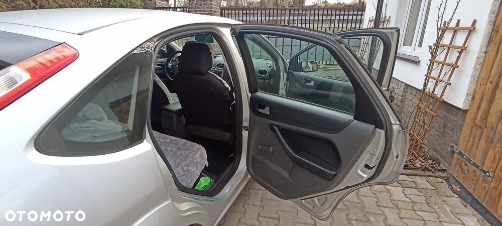 Ford Focus 1.6 TDCi DPF Ambiente - 15