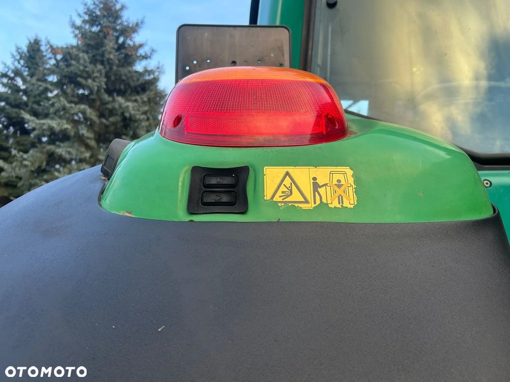 John Deere 6820 - 16