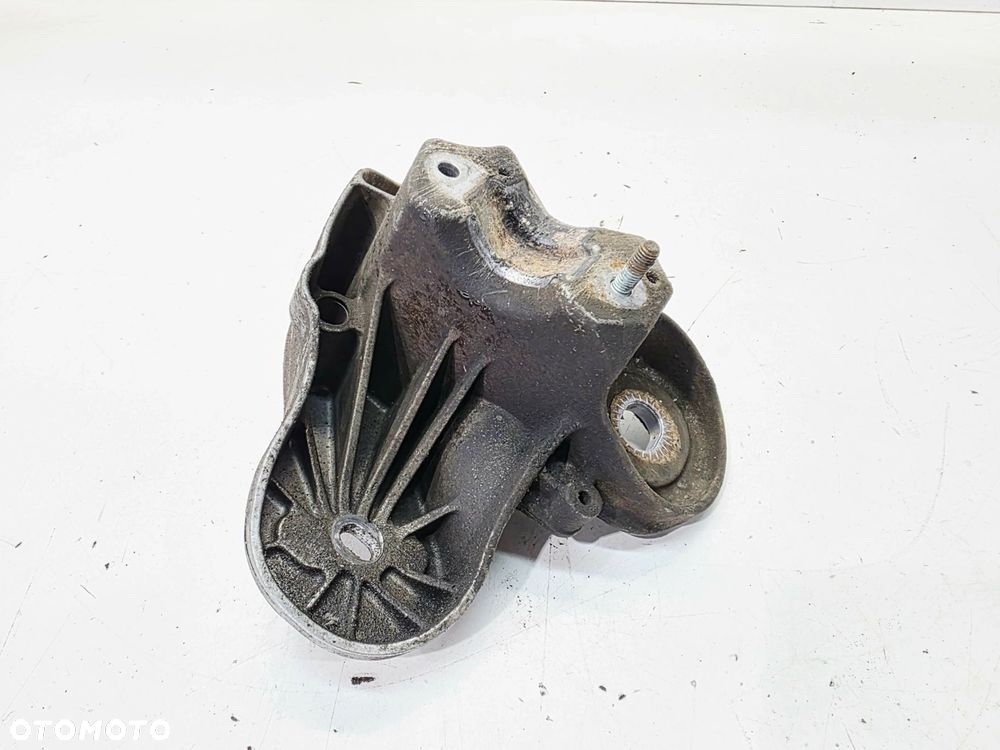 ŁAPA PODUSZKI SILNIKA LEWA AUDI A6 C6 4F0199351H - 3
