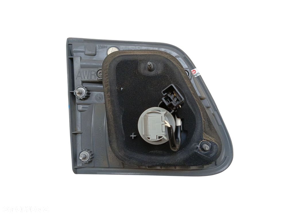 LAMPA PRAWY TYŁ W KLAPE TOYOTA AVENSIS T27 LIFT (2012-2015) 1.8 VALVEMATIC 147KM - 6