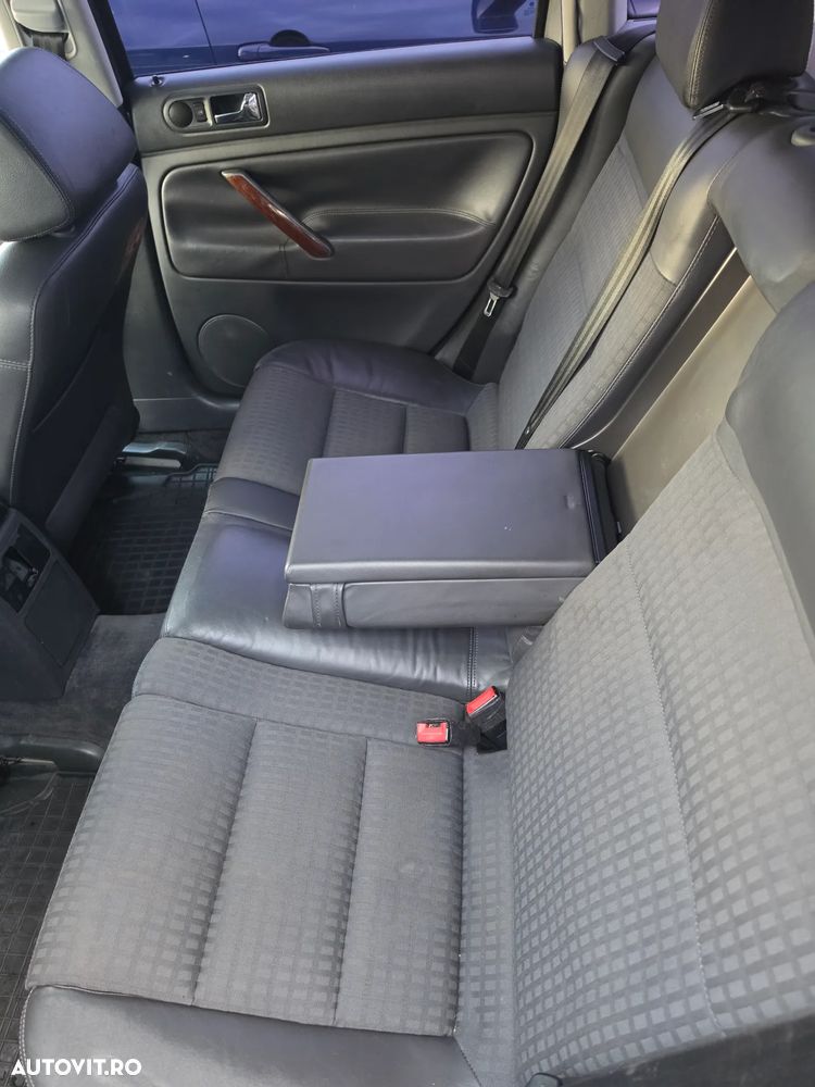 Volkswagen Passat 1.9TDI Highline - 12