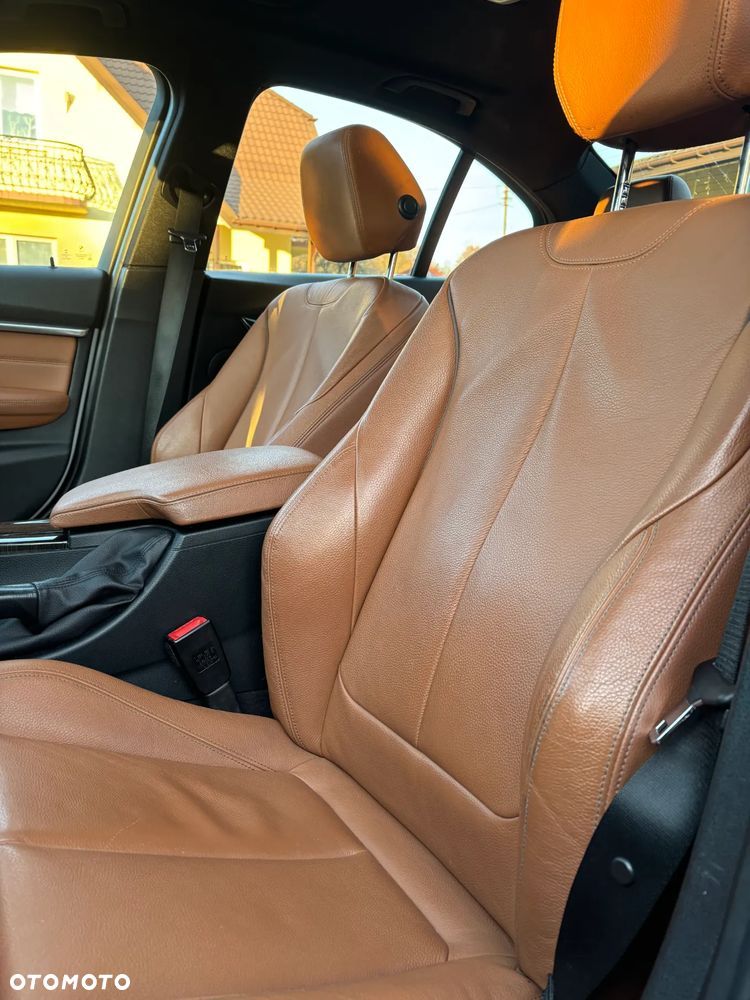 BMW Seria 3 330i Luxury Line sport - 20