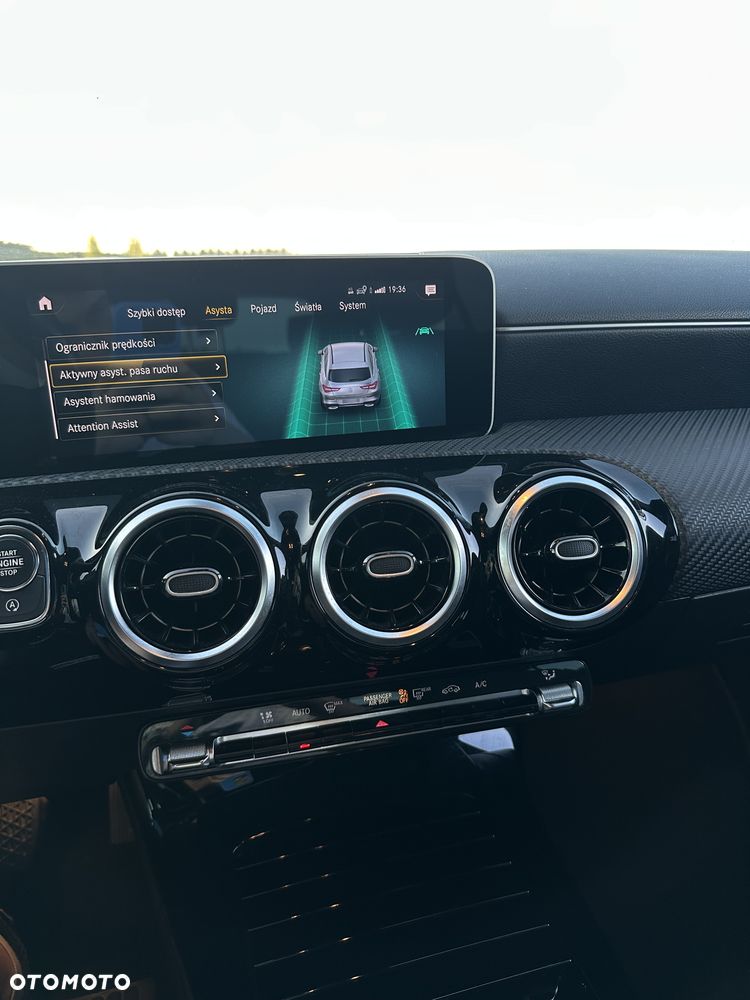 Mercedes-Benz CLA 180 7G-DCT AMG Line - 14