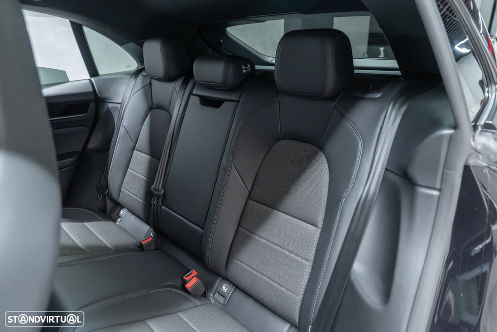 Porsche Macan Electric 4 - 56