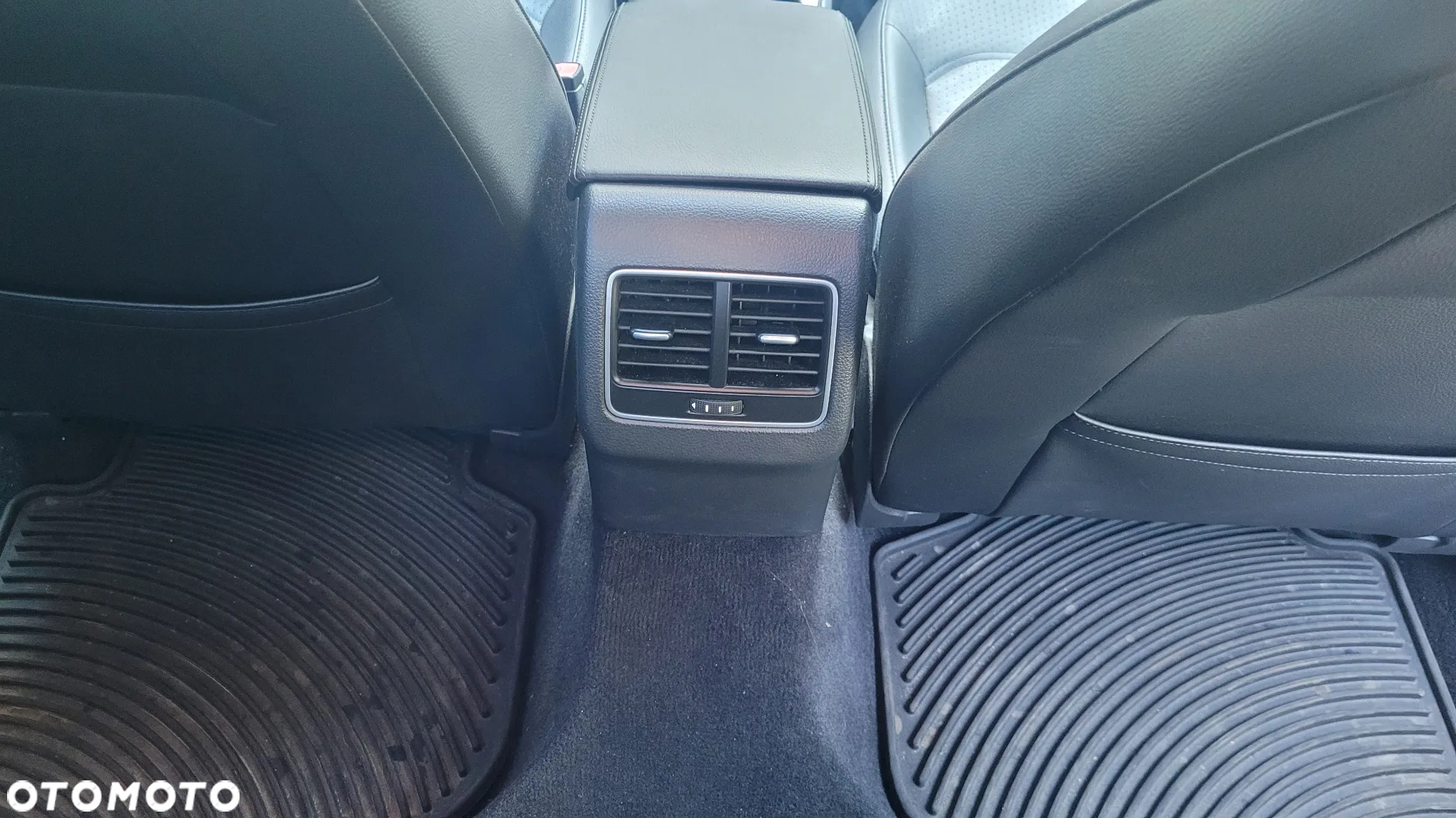 Volkswagen Passat - 10