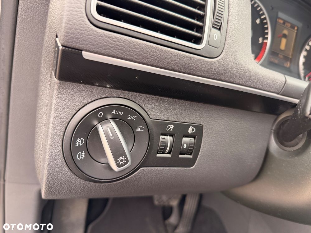 Volkswagen Touran 2.0 TDI DPF DSG Trendline - 15