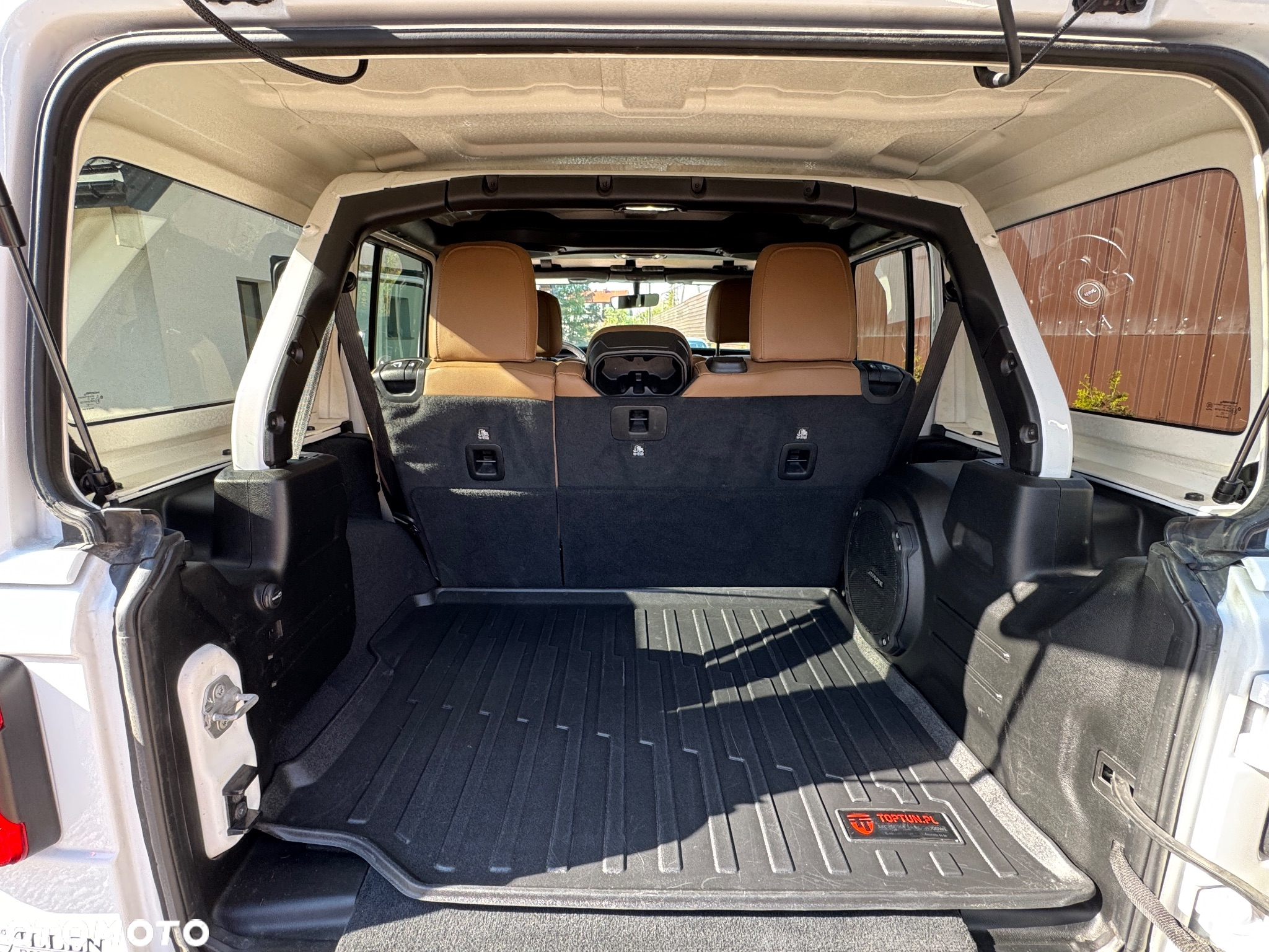 Jeep Wrangler Unlimited GME 2.0 Turbo Sahara - 12