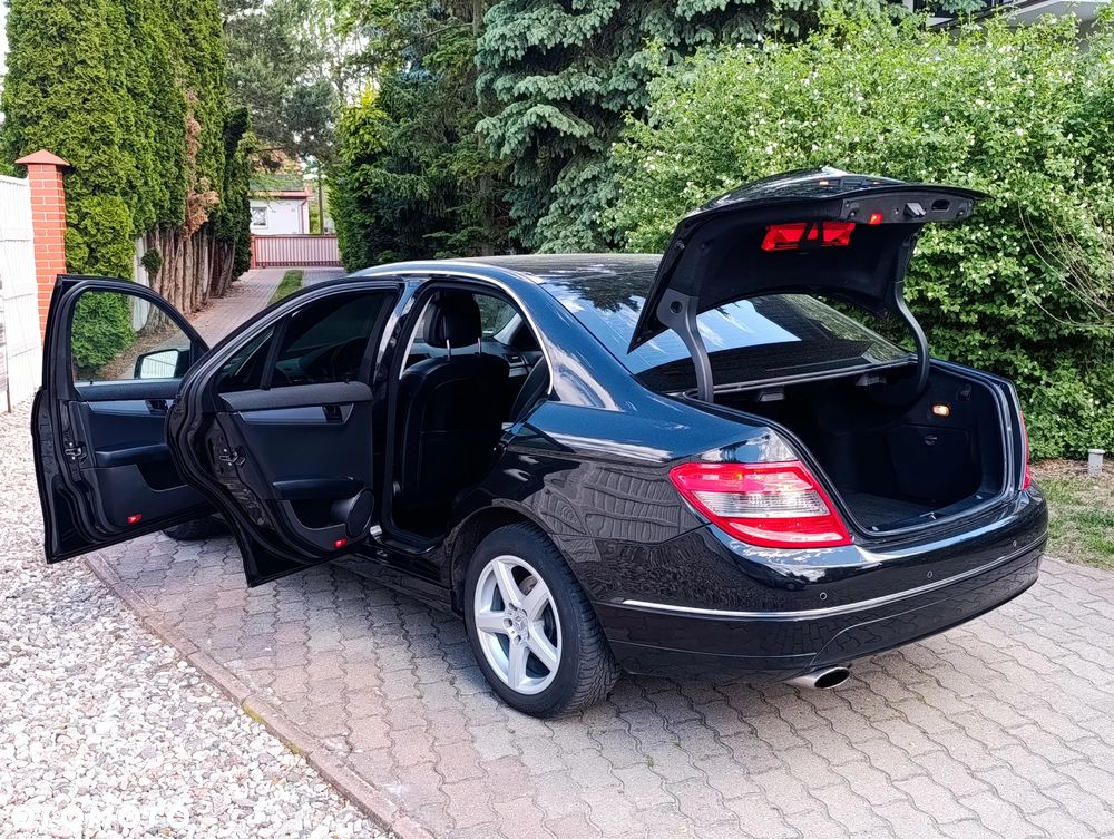 Mercedes-Benz Klasa C 180 CGI Automatik BlueEFFICIENCY Avantgarde - 7