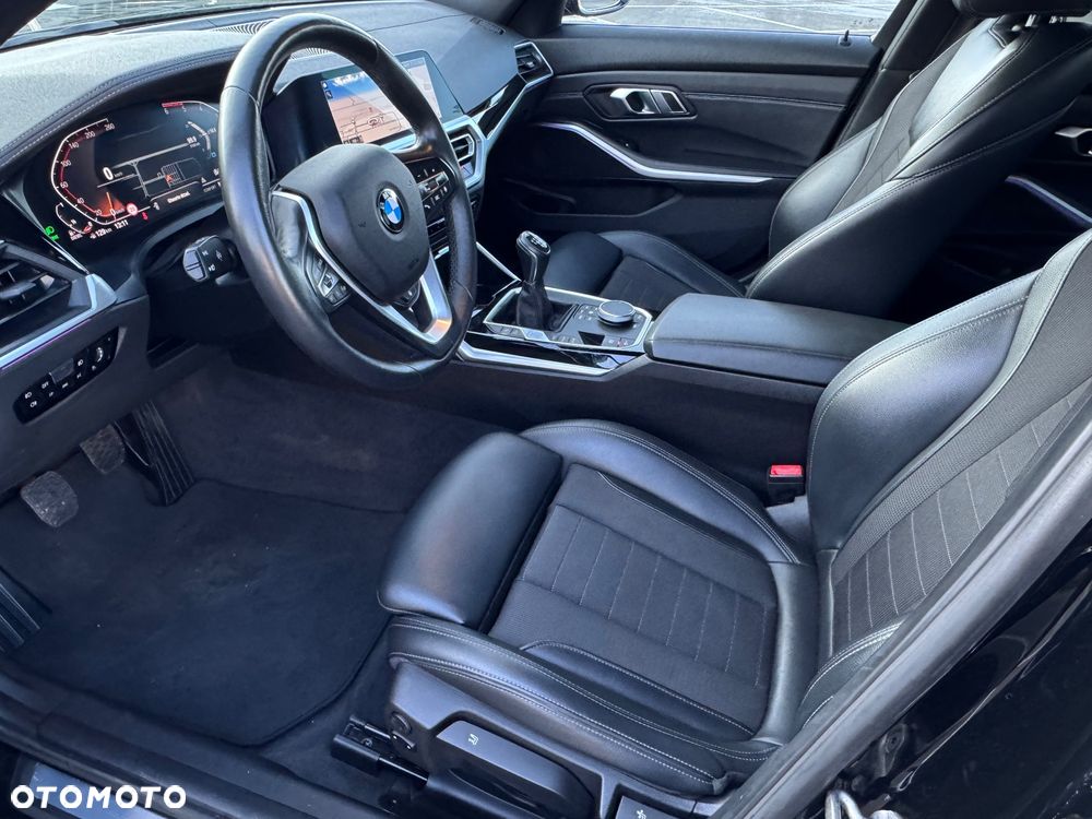 BMW Seria 3 320d Sport Line - 17