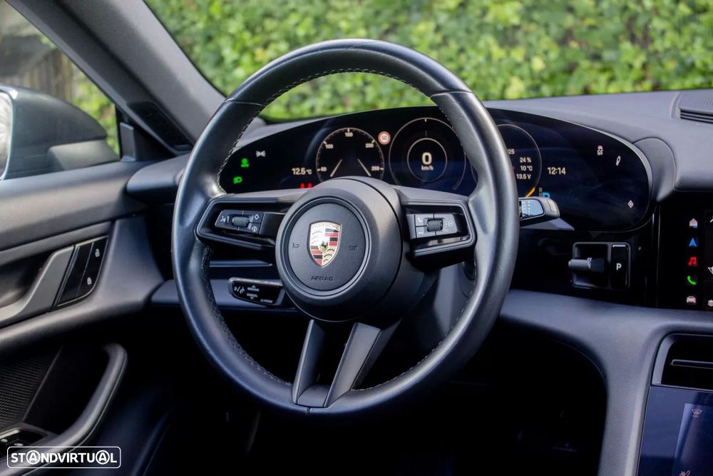 Porsche Taycan 4 Black Edition - 16