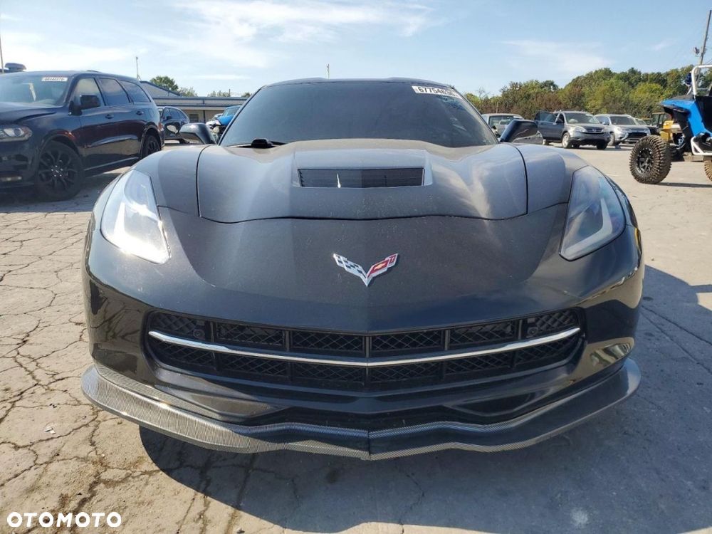 Chevrolet Corvette - 5