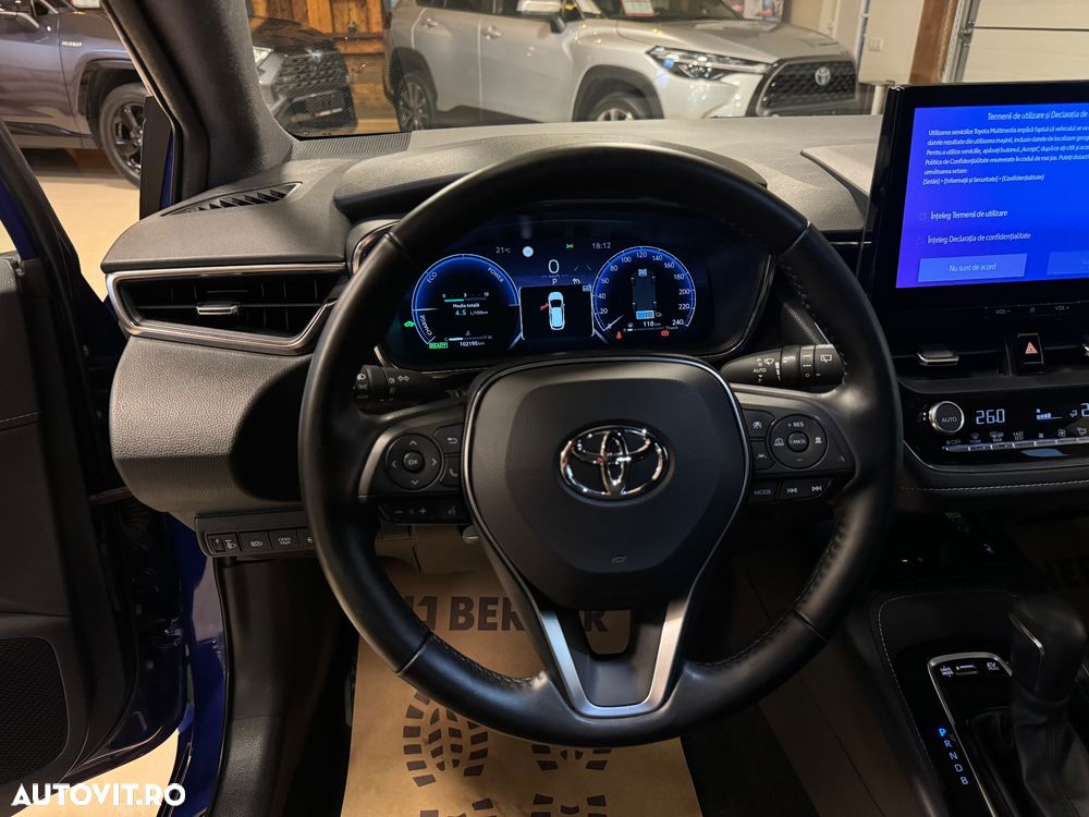 Toyota Corolla 1.8 Hybrid Team Deutschland - 27