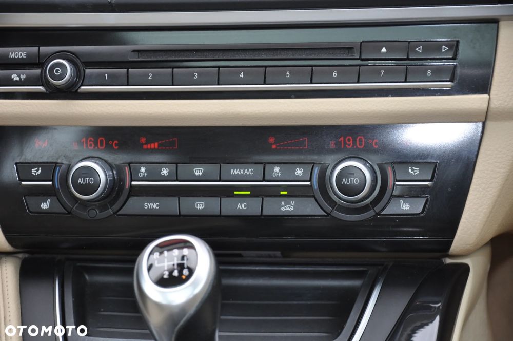 BMW Seria 5 520d Blue Performance - 34