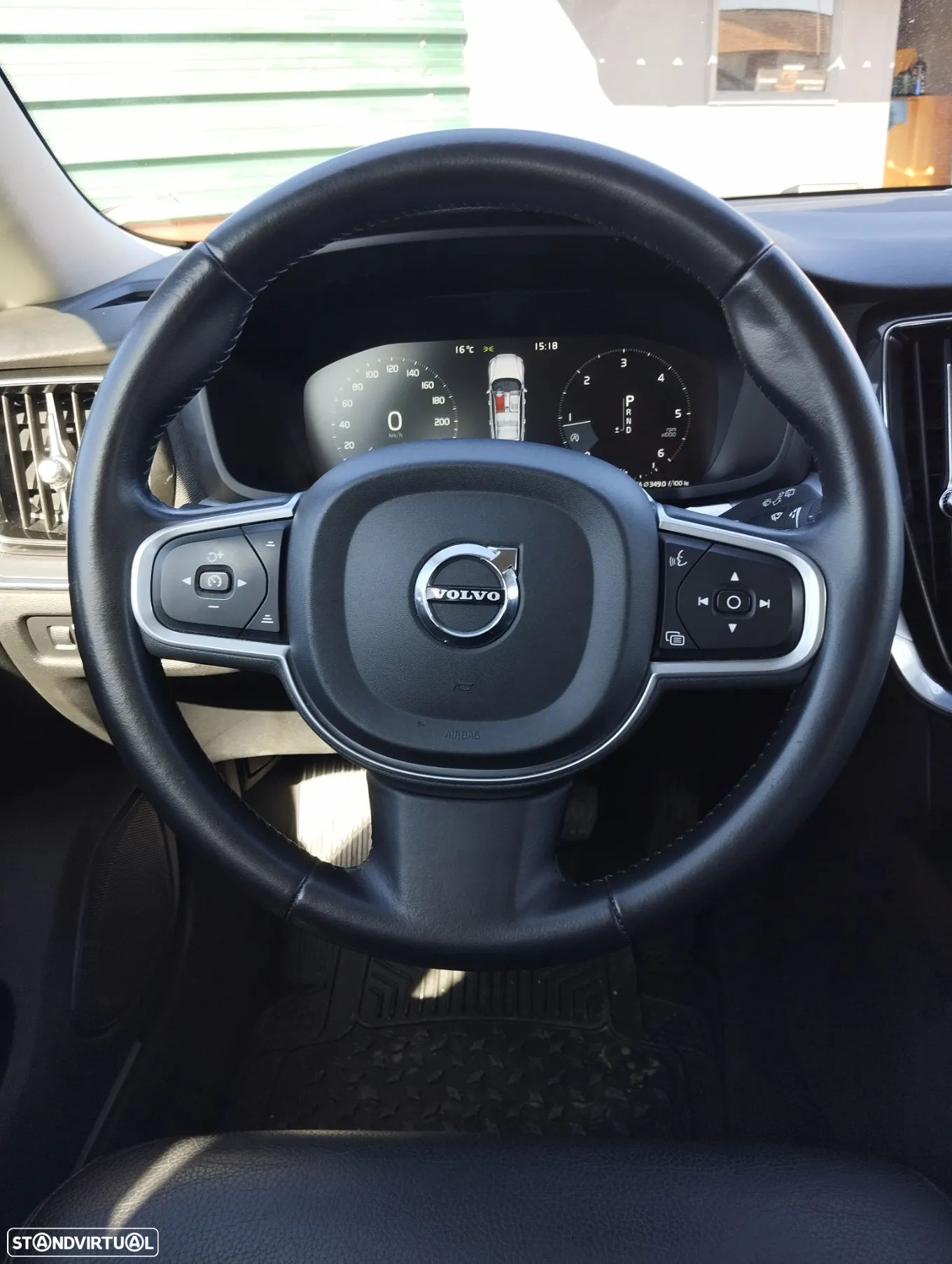 Volvo V60 2.0 D3 Momentum Geartronic - 13