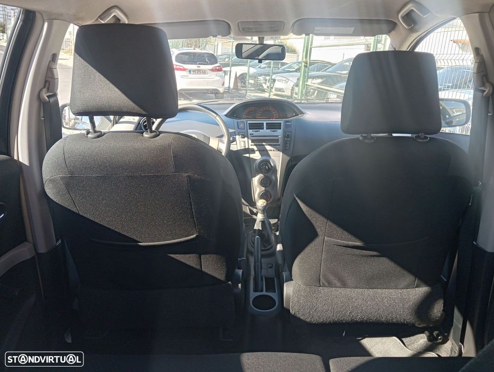 Toyota Yaris 1.0 VVT-i AC - 15