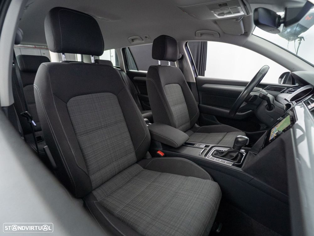 VW Passat Variant 2.0 TDI Business DSG - 42