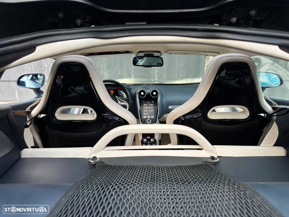 McLaren GT 4.0 Twin-Turbo V8 - 7