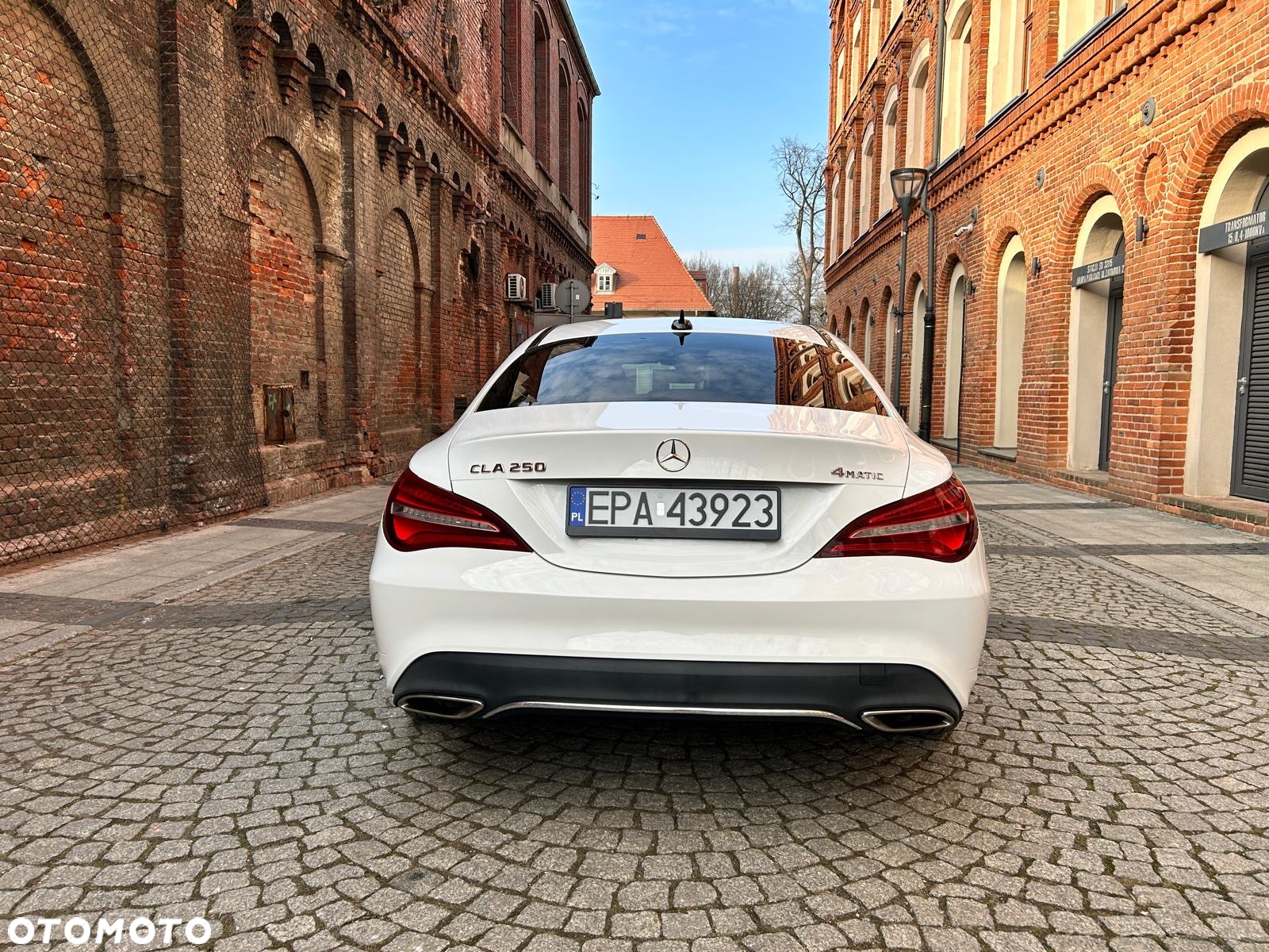 Mercedes-Benz CLA 250 4-Matic - 10