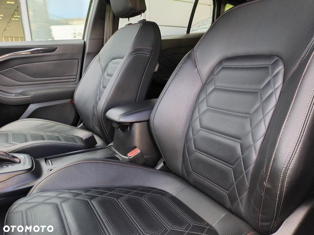 Ford Focus 1.0 EcoBoost Hybrid ST-LINE X - 30