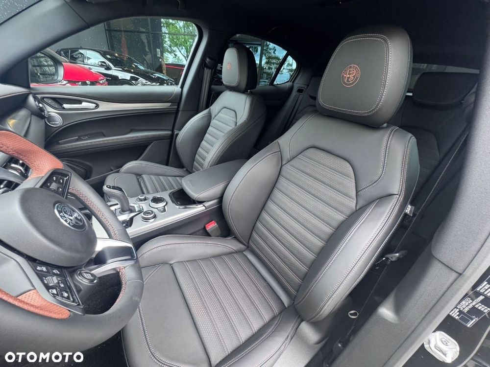 Alfa Romeo Stelvio - 14