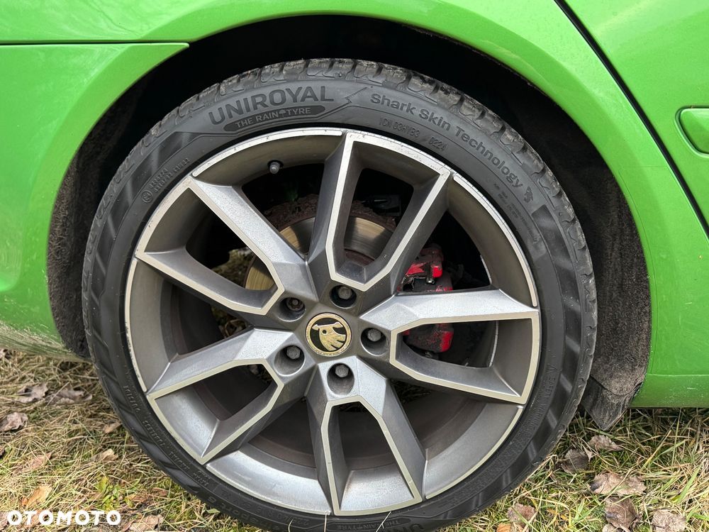 Skoda Octavia Combi 2.0 TDI DPF RS - 31