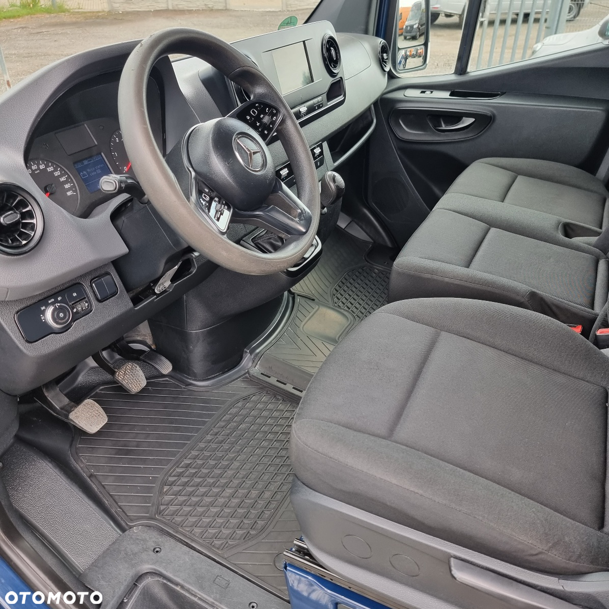 Mercedes-Benz SPRINTER 316  W907 SREDNI-KLIMA-TEMPOMAT-NAVI - 11