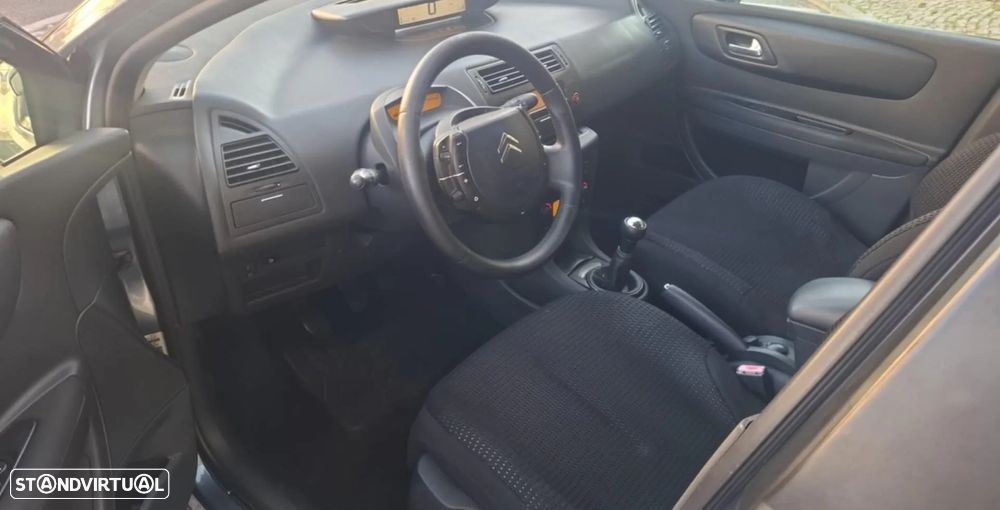 Citroën C4 1.4 16V SX - 9