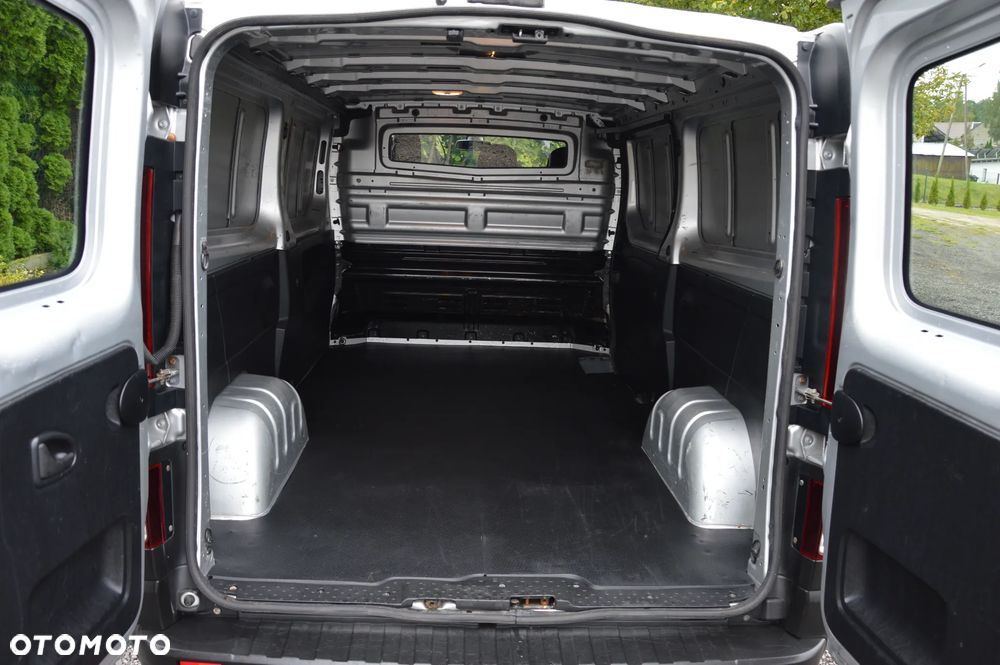 Opel Vivaro - 38