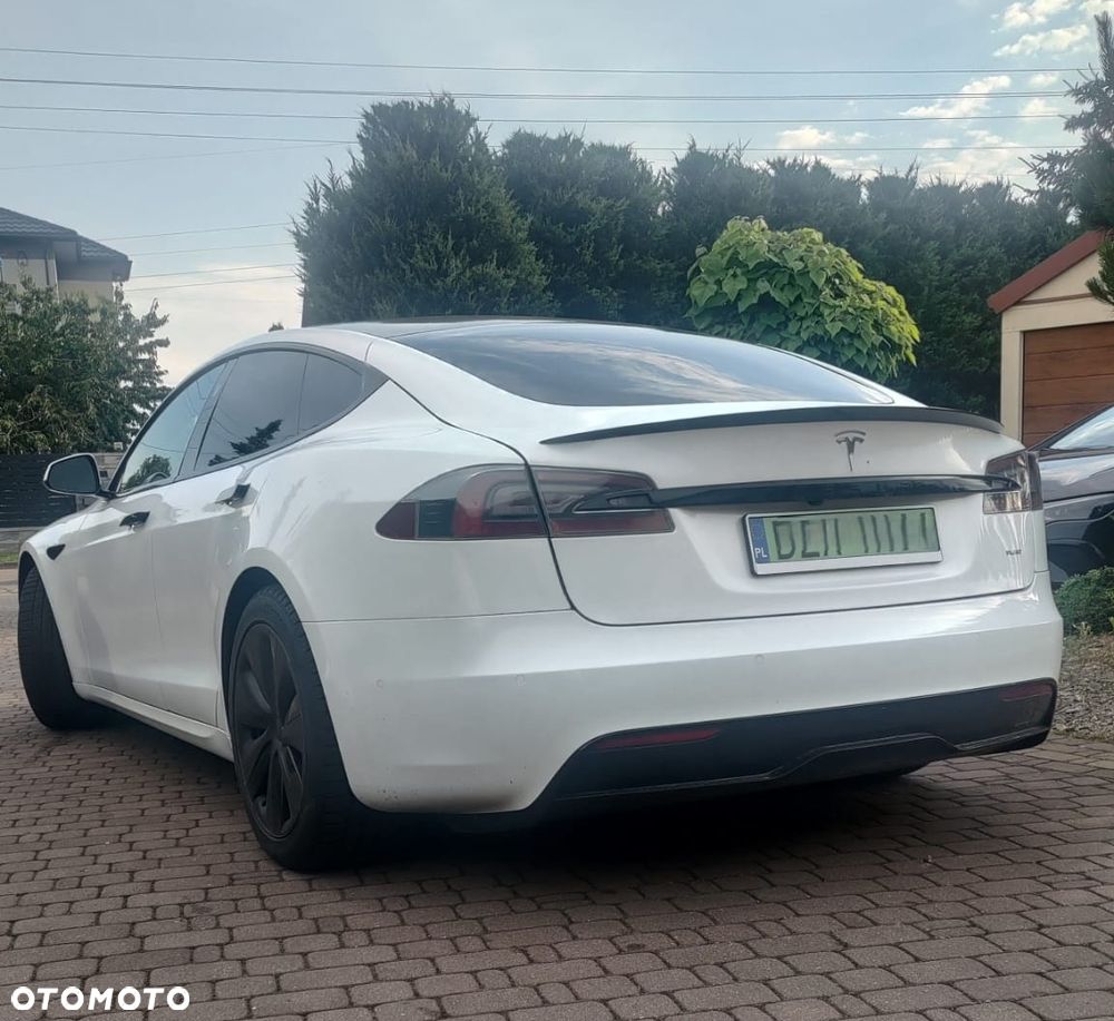 Tesla Model S - 15