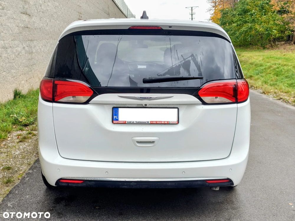 Chrysler Pacifica - 5